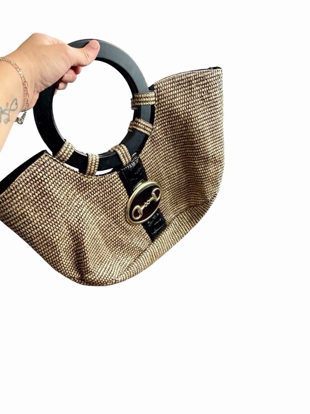 BRACIANO STRAW WOVEN PURSE WOODEN HANDLES GOLD MEDALLION BLACK PATENT CROC TRIM